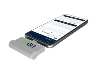 EIDgo Produktfoto mit Logo an Smartphone mit EIDgo-App